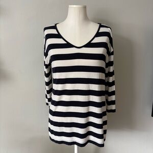 Theory white and navy striped top in ultra-soft Pima cotton 3/4 sleeve